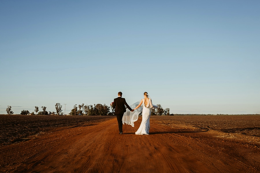 bride and grrom, country wedding, toowoomba wedding photographer