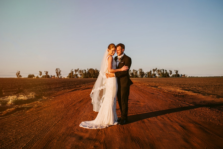 {grant and ellen} an amazing shed wedding, cecil plains, qld